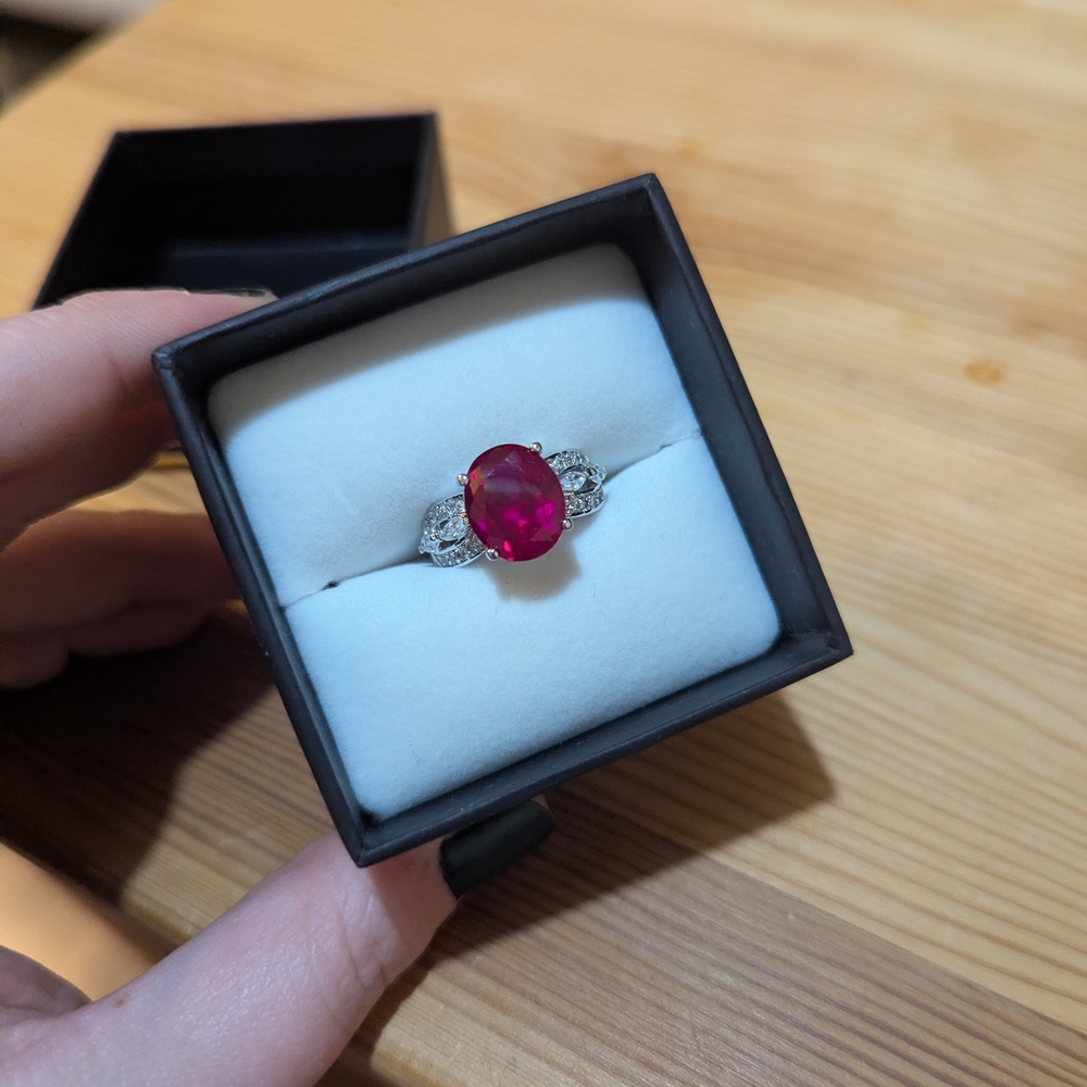 Fifth Avenue Collection - Elegant Silver and Red Gemstone Ring